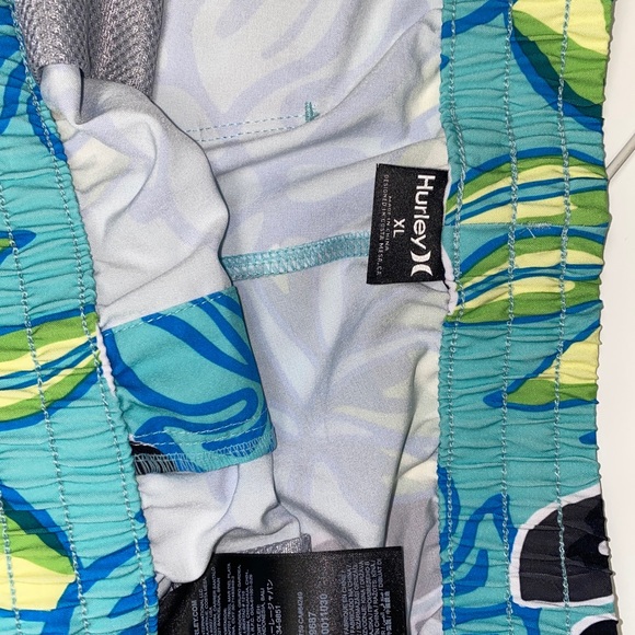 Hurley Mens Cannonball 17” Volley Swim Shorts Sz XL Stretch Hybrid NWT - Picture 8 of 8